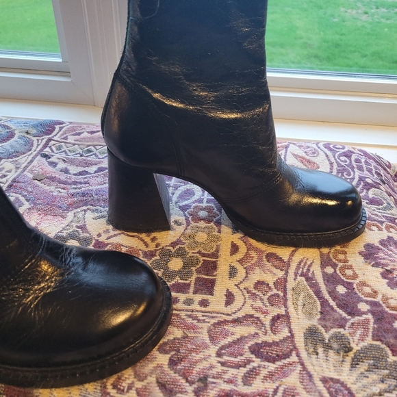 2for$80 - BNWOT Chunky Heel Black Leather Boots - Picture 6 of 7